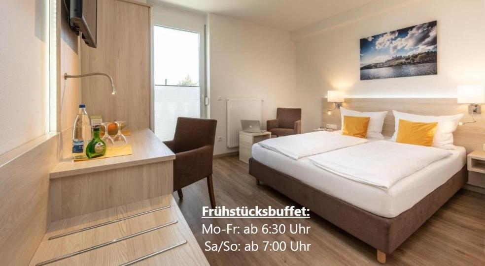Hotel Am Wiesenweg L 24H Check-In Hausen  Bagian luar foto