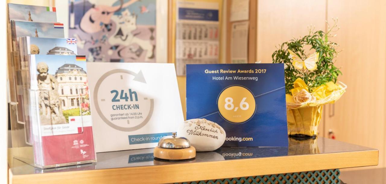 Hotel Am Wiesenweg L 24H Check-In Hausen  Bagian luar foto