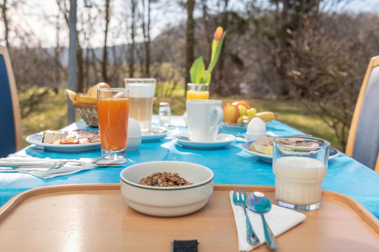 Hotel Am Wiesenweg L 24H Check-In Hausen  Bagian luar foto