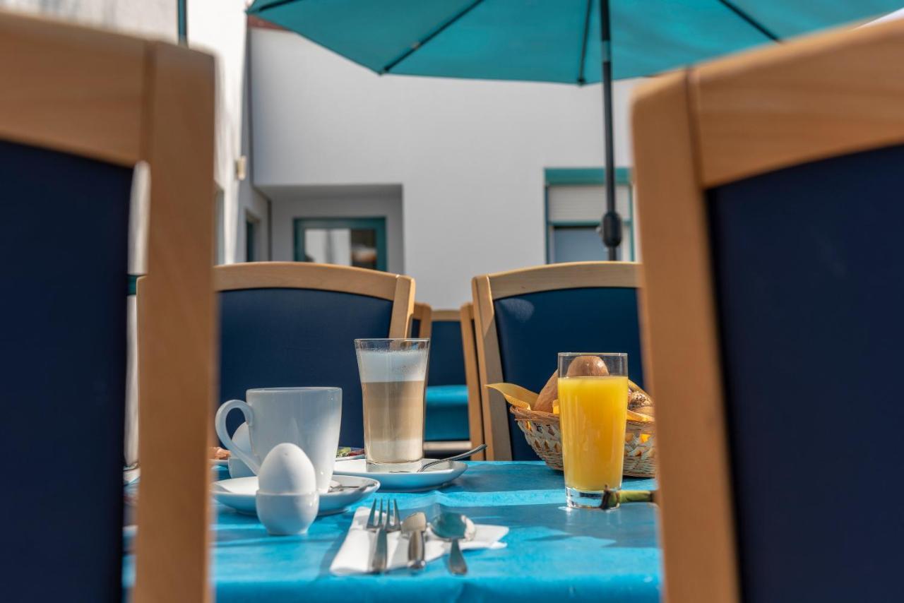 Hotel Am Wiesenweg L 24H Check-In Hausen  Bagian luar foto