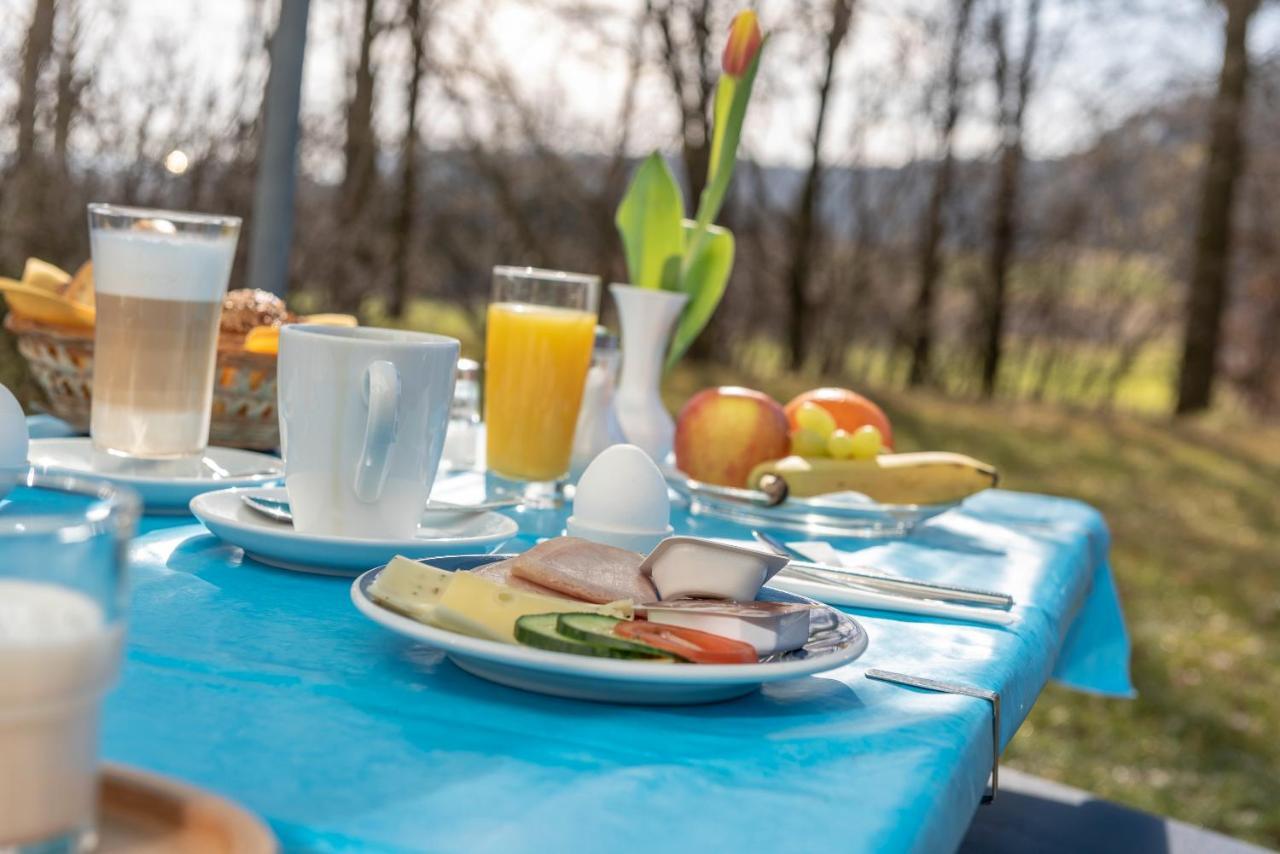 Hotel Am Wiesenweg L 24H Check-In Hausen  Bagian luar foto